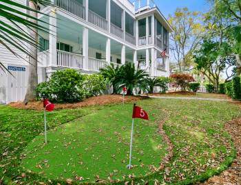 mini putt-put course of 2807 Palm Blvd, Isle of Palms