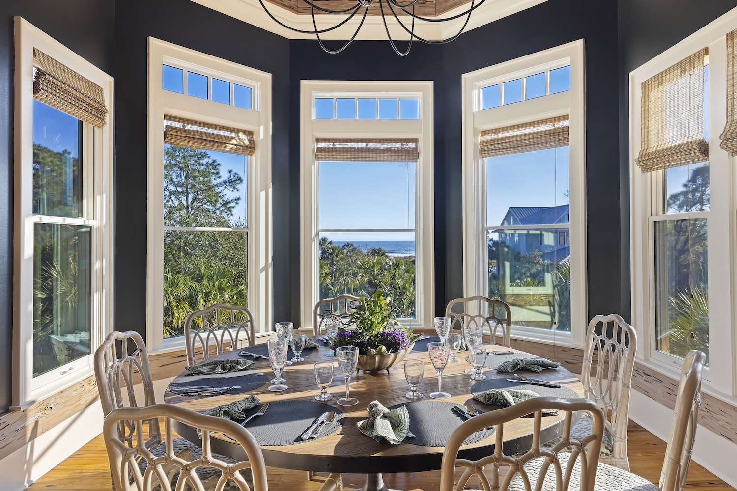 Dining nook in 126 Flyway