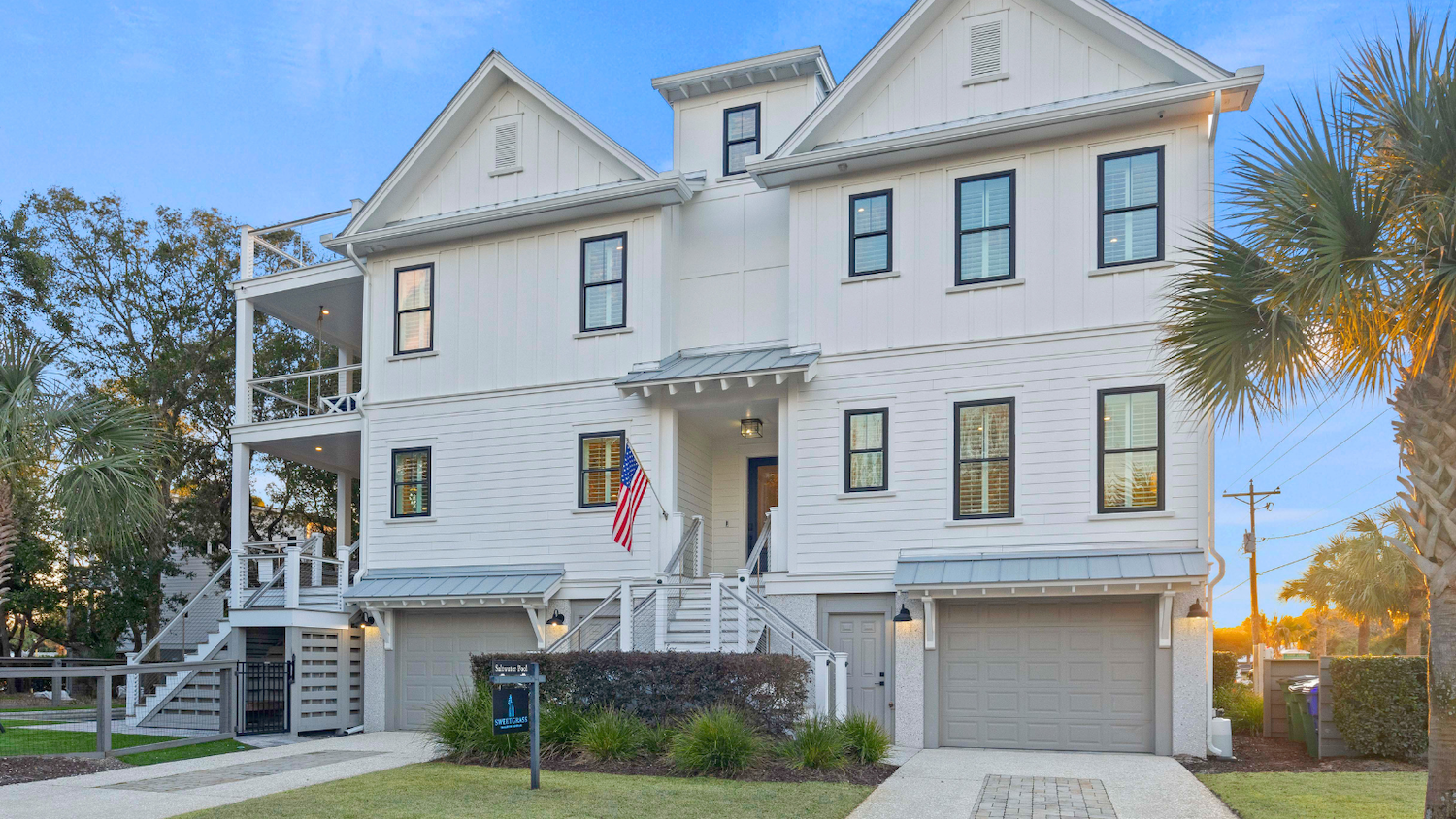 exterior of Charleston vacation rental